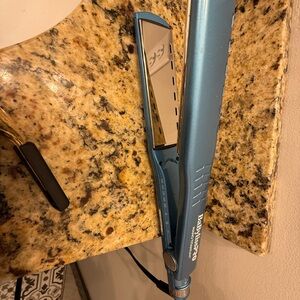 BaByliss Blue Professional Hair Straightener